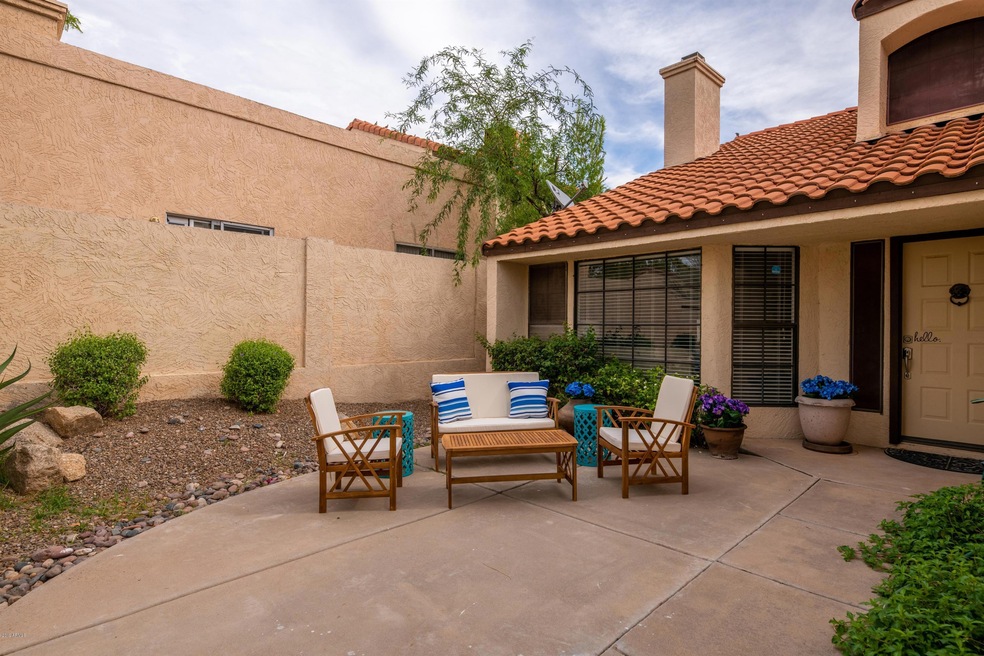 002_Courtyard (2)