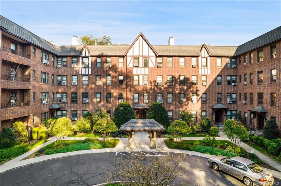 246 Bronxville Rd unit K4, Bronxville, NY 10708 - photo 1