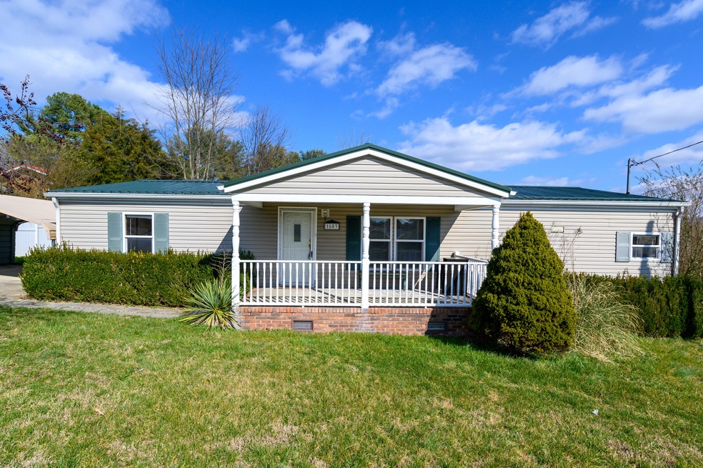 1603 Orlando Dr, Johnson City, TN 37601 - photo 1