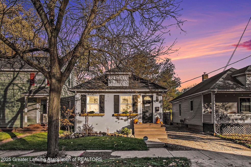 322 N Foster Ave, Lansing, MI 48912 - photo 1