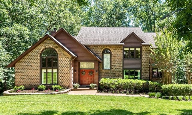 Beautiful landscaped yard, front and back.