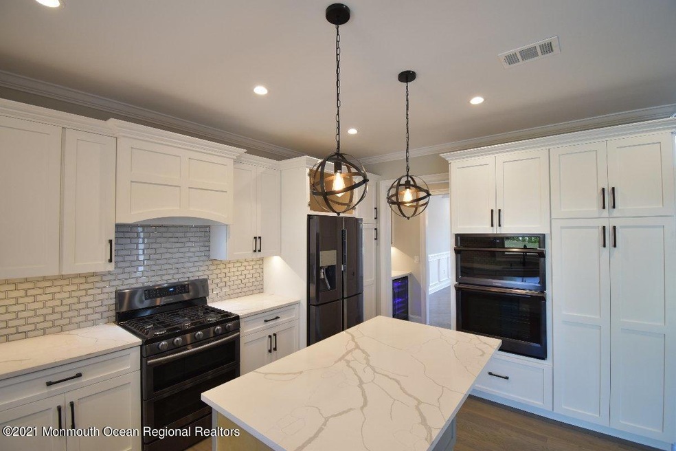 31 Lupine Way, Clark, NJ 07066 - photo 1