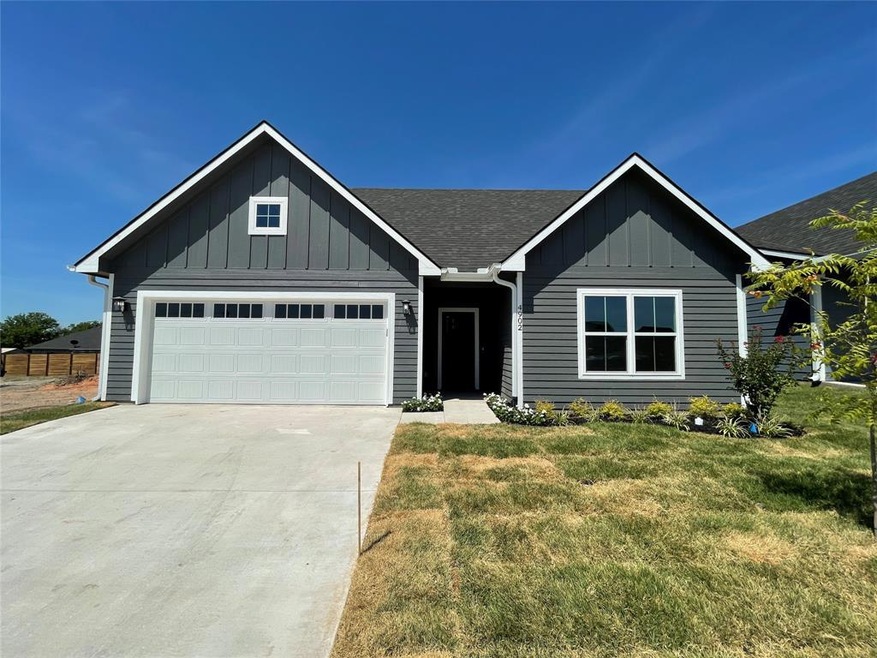 4902 Dry Creek Rd, Sherman, TX 75092 - photo 1