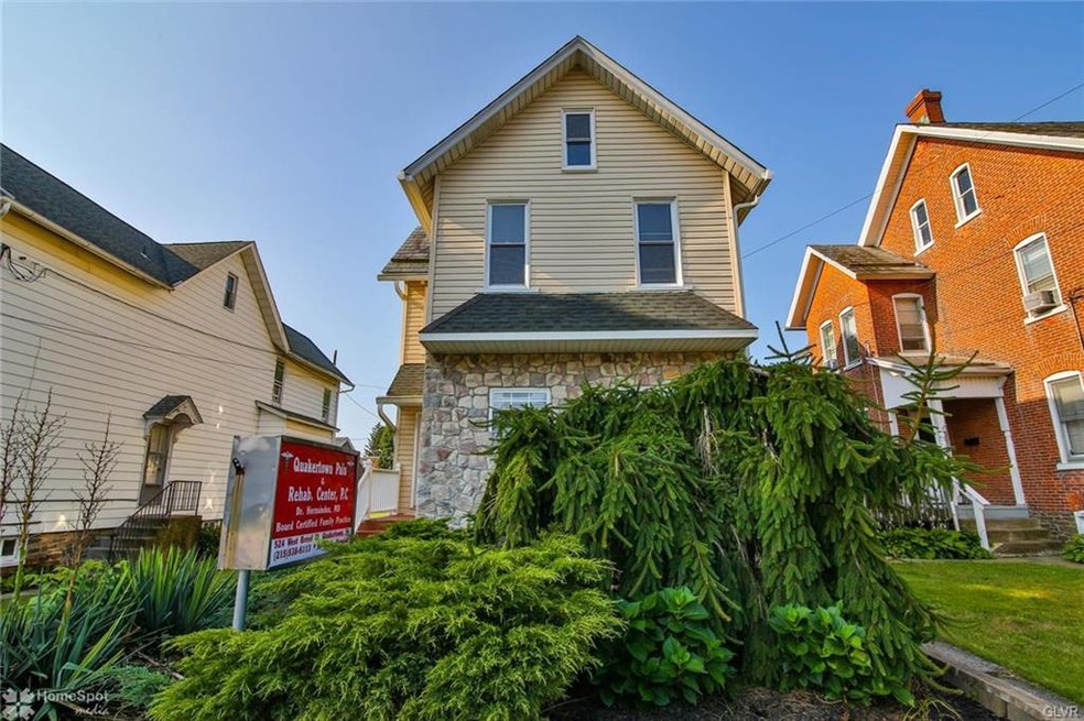 524 W Broad St, Quakertown, PA 18951 - photo 1