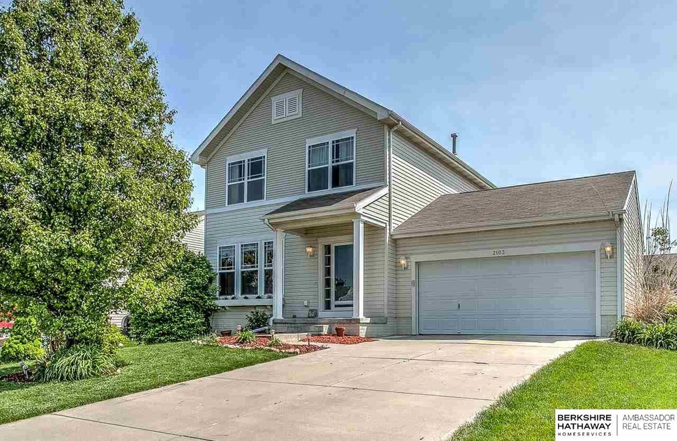 2103 Ridgeview Dr, Papillion, NE 68046 - photo 1