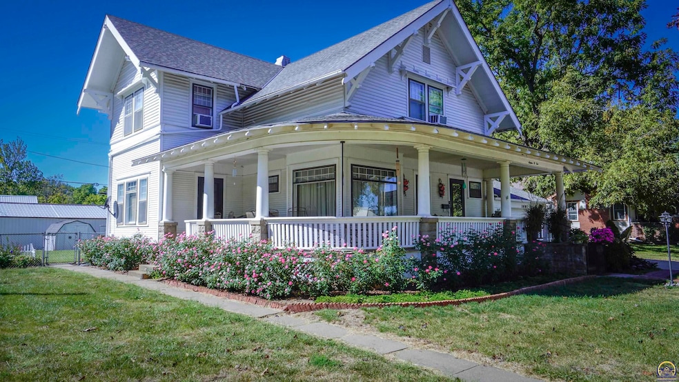 1605 1st Ave E, Horton, KS 66439 MLS SUN231140