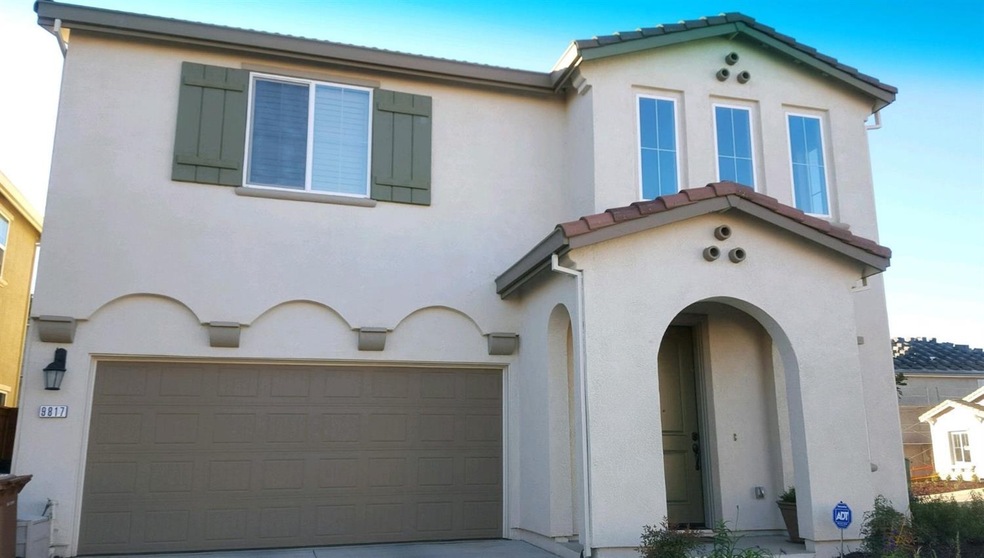 2015 BUILT D.R. HORTON HOME, SHOWS LIKE A MODEL