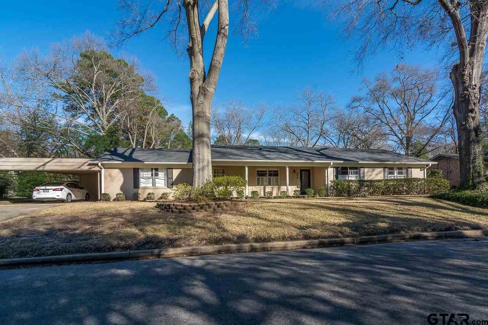 908 908 Loftin, Tyler, TX 75701 - photo 1