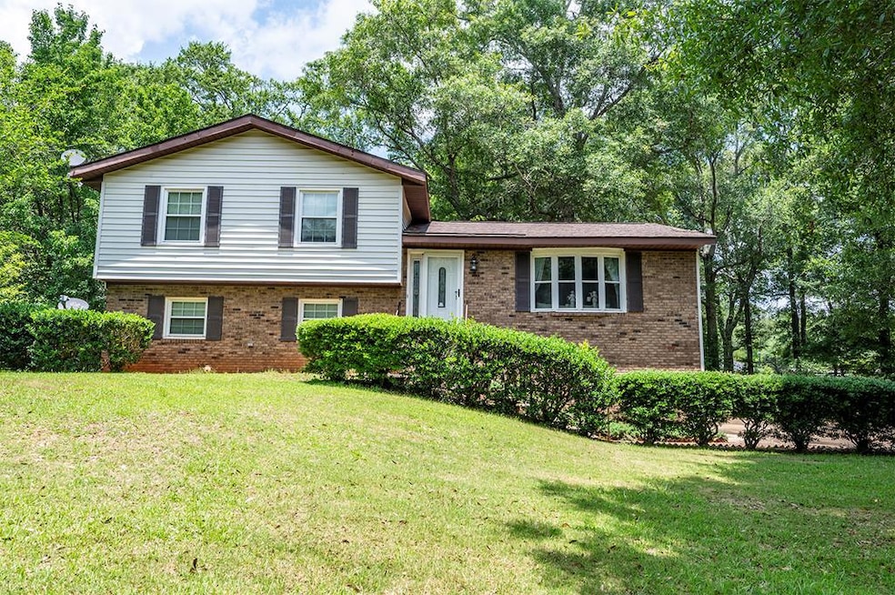 911 Benchmark Dr, Albany, GA 31721 - photo 1