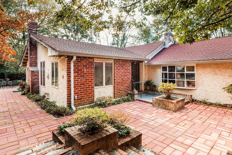 615 Oak Hill Rd, Middletown, NJ 07748 - photo 1