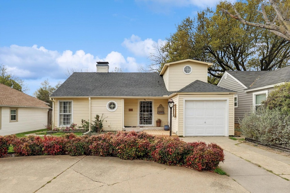 5910 E Mockingbird Ln, Dallas, TX 75206 - photo 1