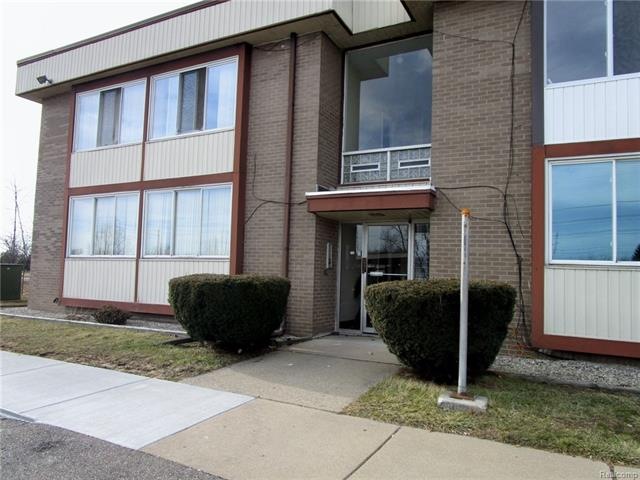 Exterior of 3911 Fort St.