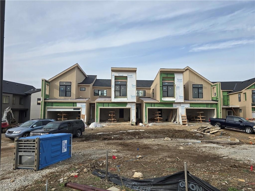 9307 Aminda St, Shawnee, KS 66226 - photo 1