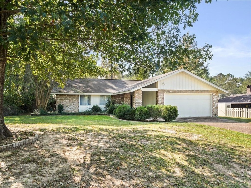 318 Choctaw Dr, Pineville, LA 71360 - photo 1