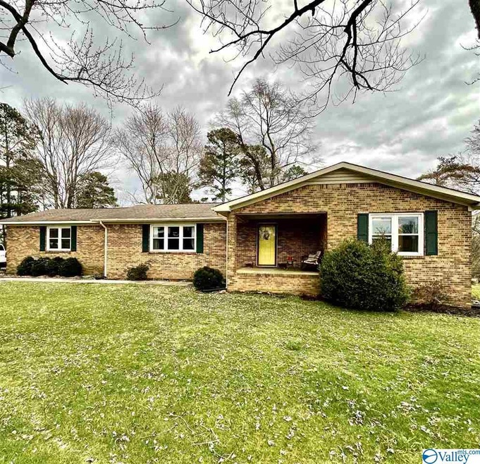 690 Whitaker Rd, Grant, AL 35747 - photo 1