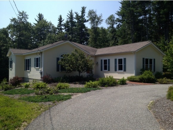 255 Robert Rogers Rd, Dunbarton, NH 03046 - photo 1