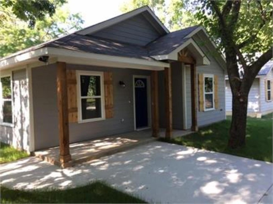 929 W Collins St, Denison, TX 75020 - photo 1