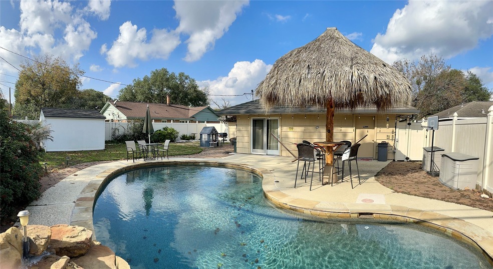 5507 Libbey Ln, Houston, TX 77092 - photo 1