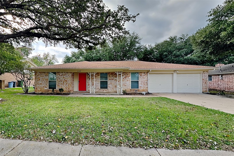 2137 Mountainview Dr, Hurst, TX 76054 - photo 1