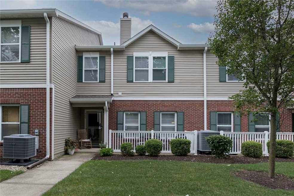 12235 Bubbling Brook Dr unit 900, Fishers, IN 46038 - photo 1