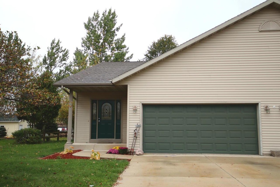 1548 Falcon Way, Sheboygan Falls