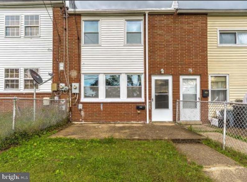 3169 Shiloh Ct, Halethorpe, MD 21227 - photo 1