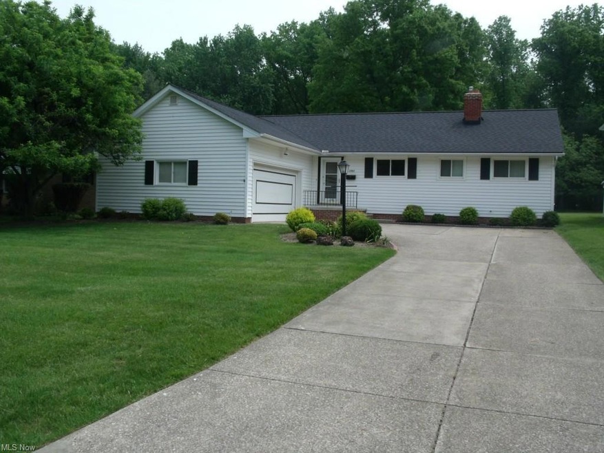 Welcome home to 1751 Sherwood Boulevard!  This hom