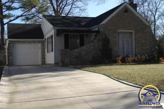 1192 SW Oakley Ave, Topeka, KS 66604 - photo 1
