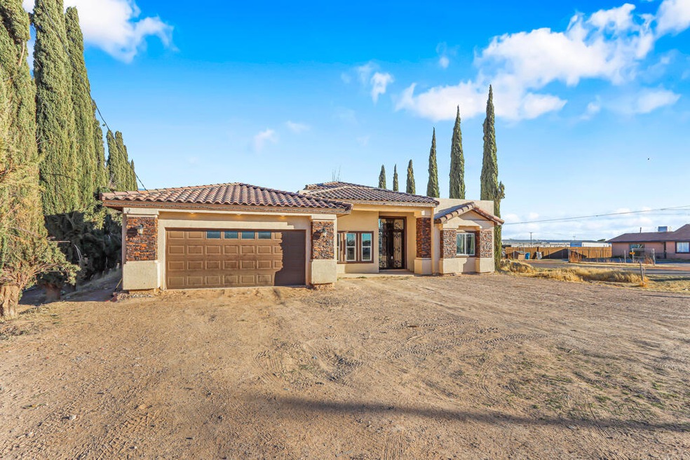 11400 Soto Ln, El Paso, TX 79927 - photo 1