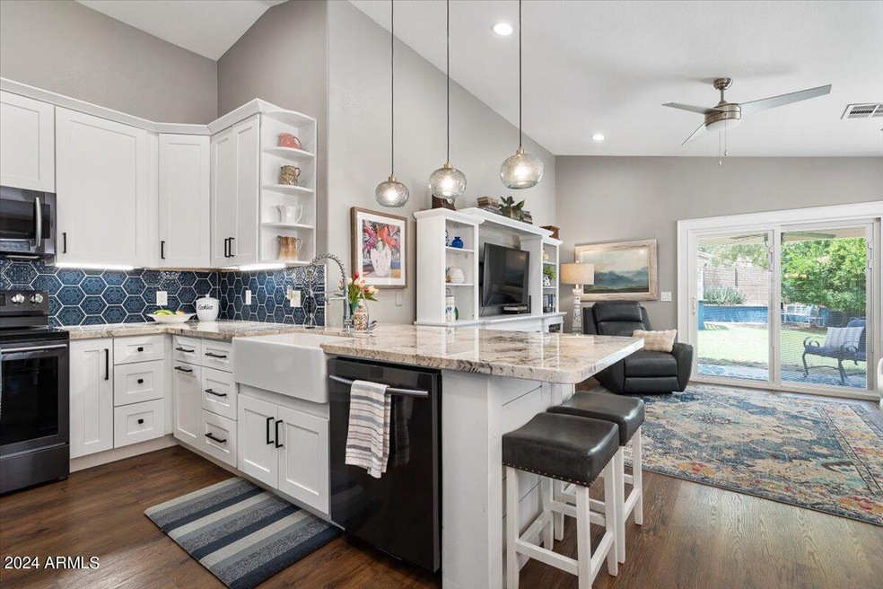 11-Kitchen