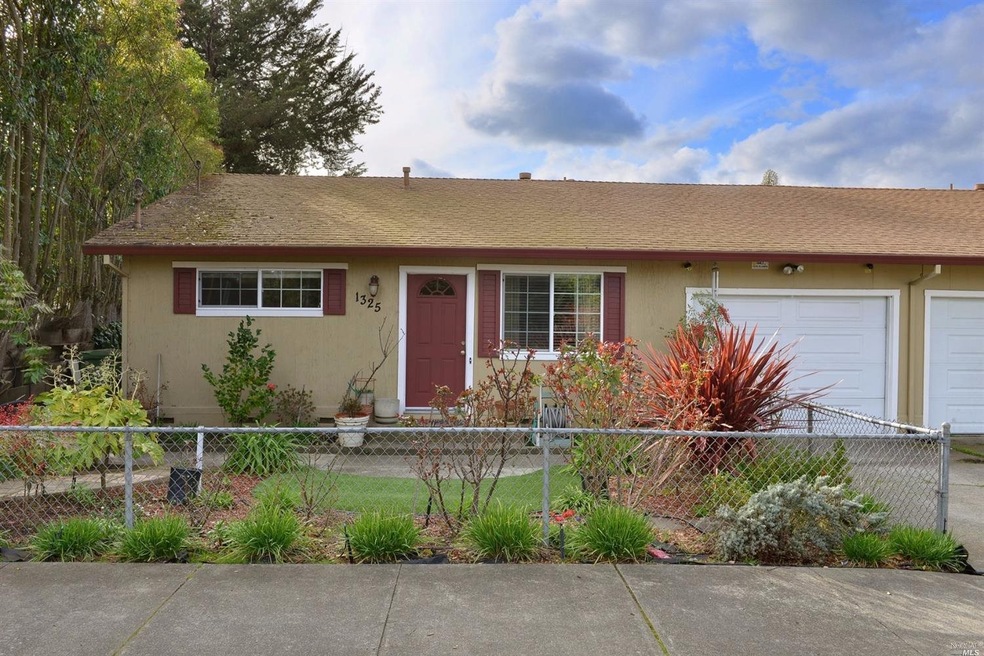 Front of unit 1325 Dutton Ave