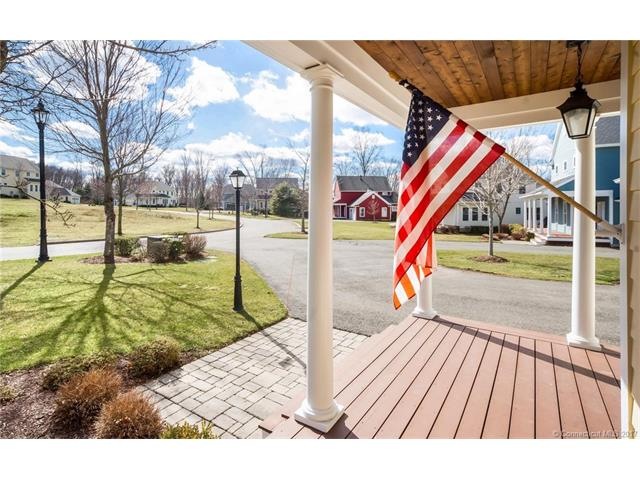 127 Periwinkle Dr, Middlebury, CT 06762 - photo 1