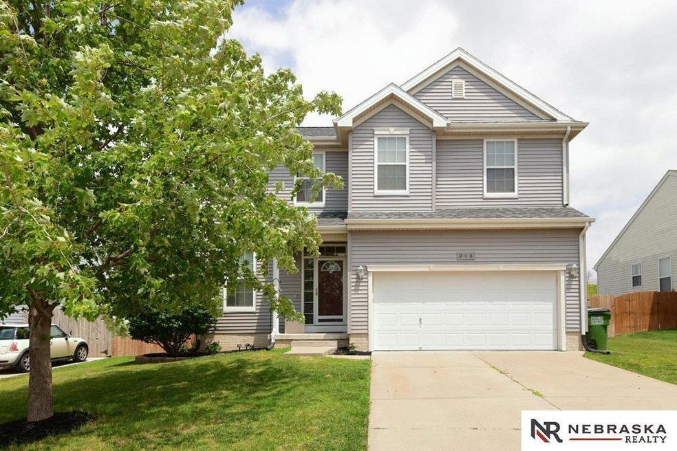 908 Summit Ridge Dr, Papillion, NE 68046 - photo 1