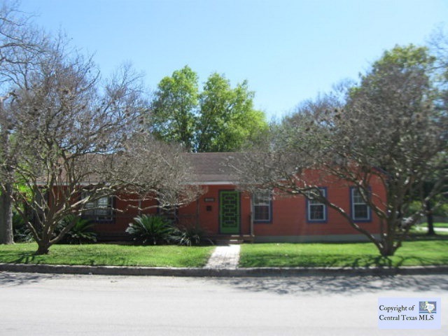 1003 E Cedar St, Seguin, TX 78155 - photo 1