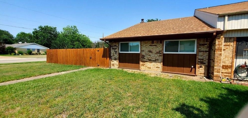 5032 Maryanna Way, North Richland Hills, TX 76180 - photo 1