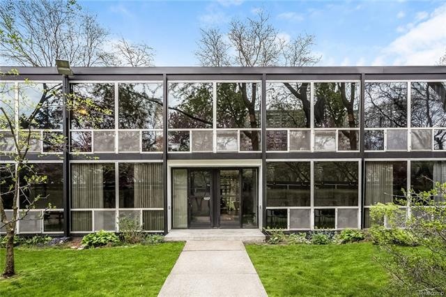 1337 Joliet Place | Historic Lafayette Park, Mies 