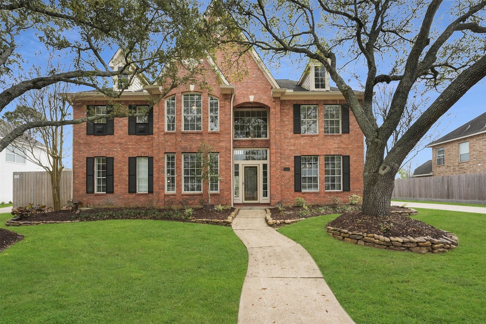 511 Eagle Lakes Dr, Friendswood, TX 77546 - photo 1