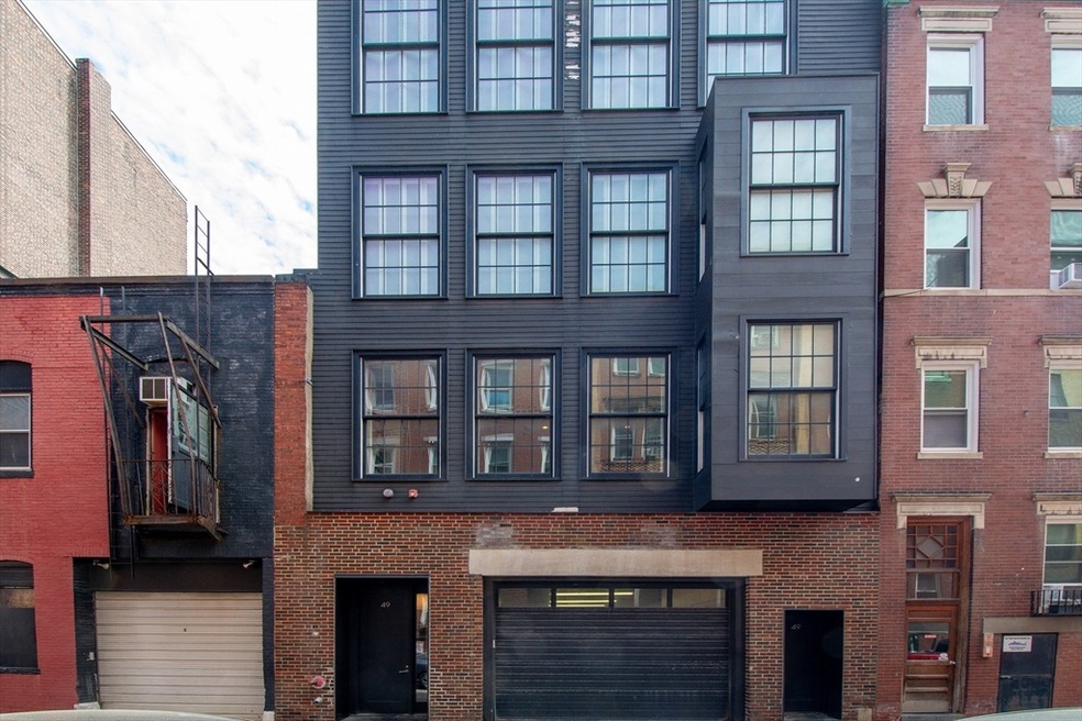 49 N Margin St unit 2, Boston, MA 02113 - photo 1