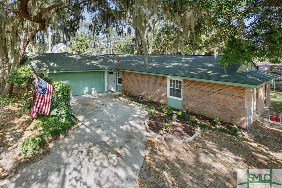 Beautiful brick ranch home in Oatland Island.