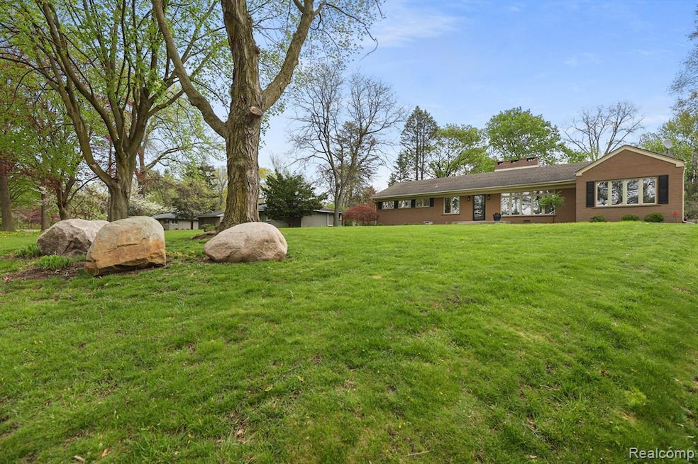 2845 Lahser Rd, Bloomfield Hills, MI 48304 - photo 1