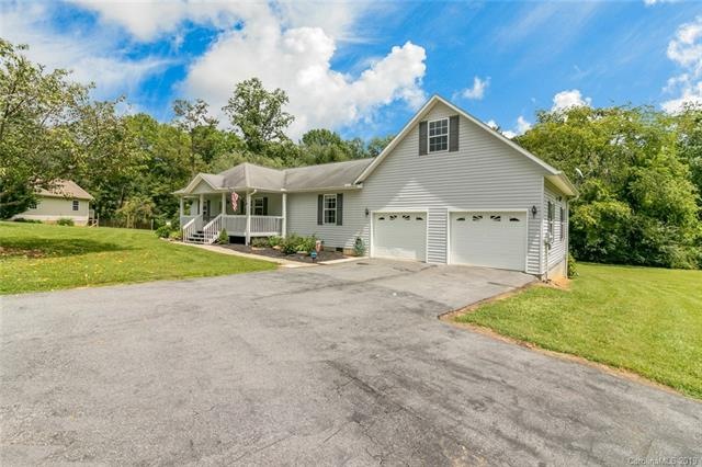 104 Foxioci Cir unit 9B, Candler, NC 28715 - photo 1