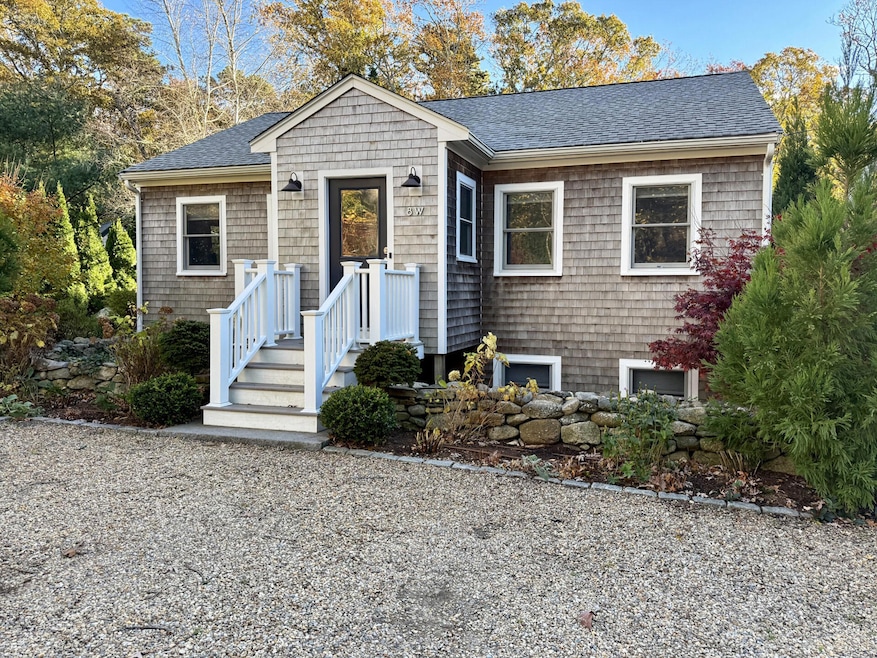 8 W Tashmoo Ave, Vineyard Haven, MA 02568 - photo 1