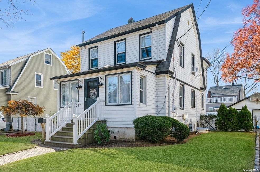 9 Calvin St, Lynbrook, NY 11563 - photo 1