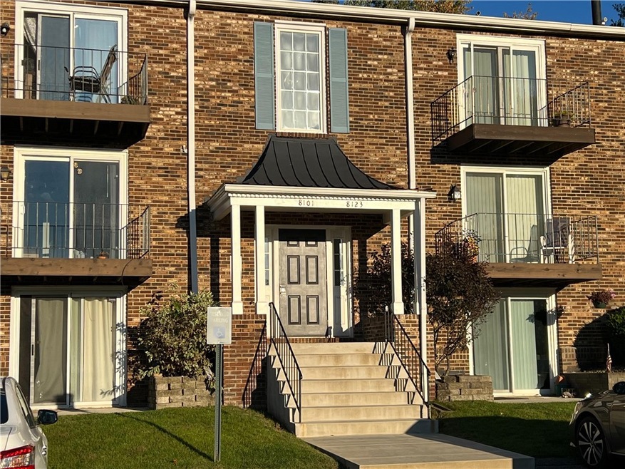 Front entry to get to condo