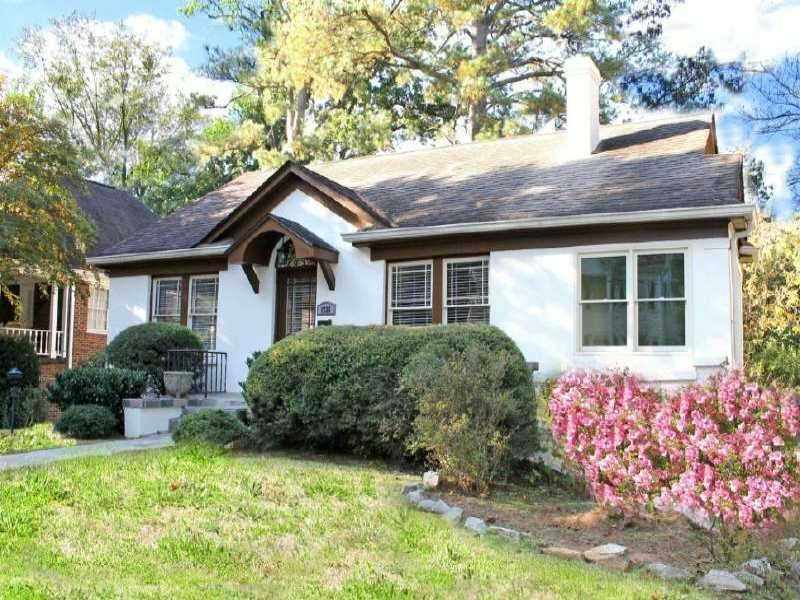 Exterior Front. FRESHLY PAINTED & READY TO MOVE IN!! SUPER CUTE HOME IS VERY LARGE INSIDE, NEW BATHROOMS, NEW KITCHEN, AND TONS OF UPDATES THROUGHOUT! INCREDIBLE LOCATION, WALK TO SHOPS & RESTAURANTS!