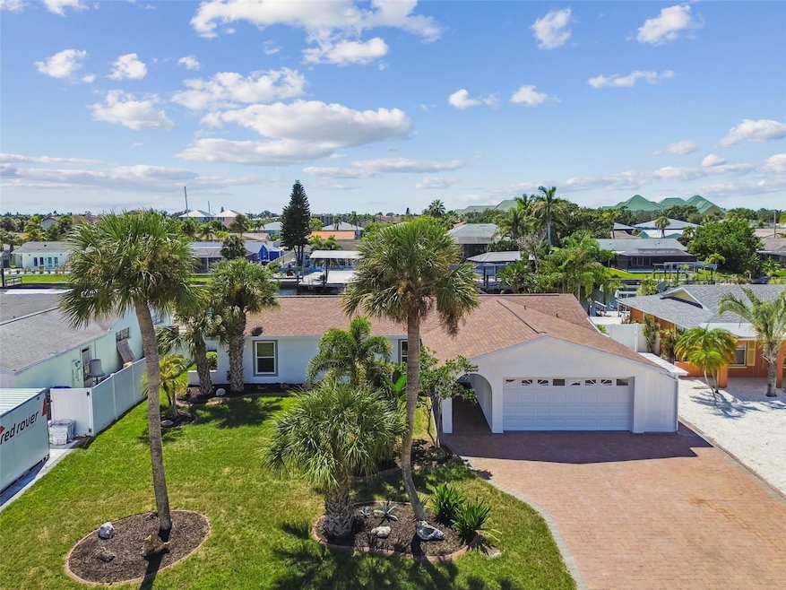 Fully remodeled Waterfront Beauty in the quaint village of Apollo Beach!