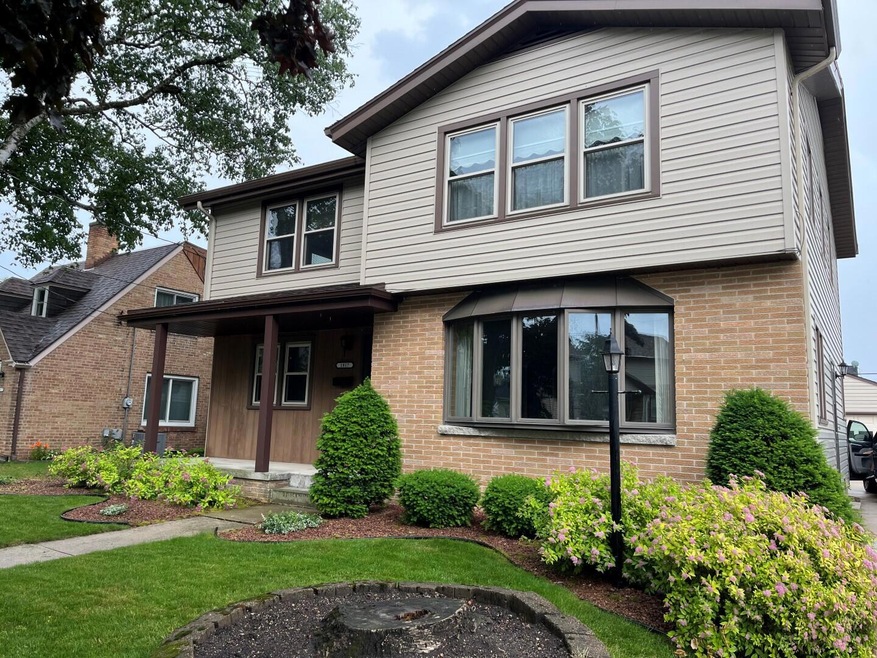 1817 Maple St, Manitowoc, WI 54220 - photo 1