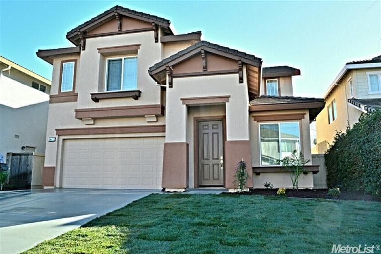 Beautiful curb appeal!