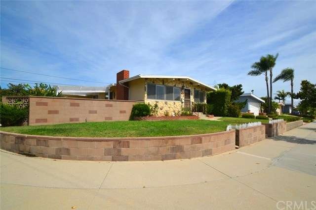 Elevated corner lot that catches all the fresh oce