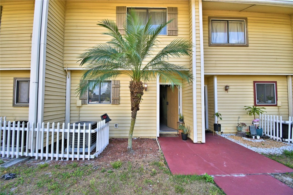 22701 Watersedge Blvd unit 15, Land O Lakes, FL 34639 - photo 1